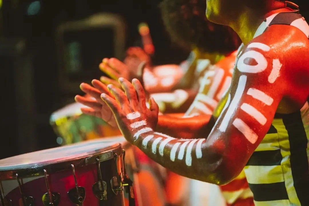 Percussão da Timbalada volta a agitar os foliões de Belém