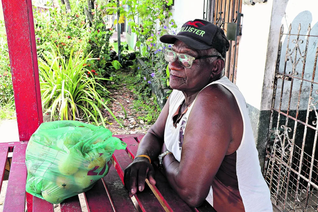 A vida adulta de Benedito da Silva, de 72 anos, está entrelaçada à história do bairro