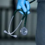 Optar por um curso de Medicina autorizado pelo MEC é essencial para garantir a qualidade da formação e a validade do diploma