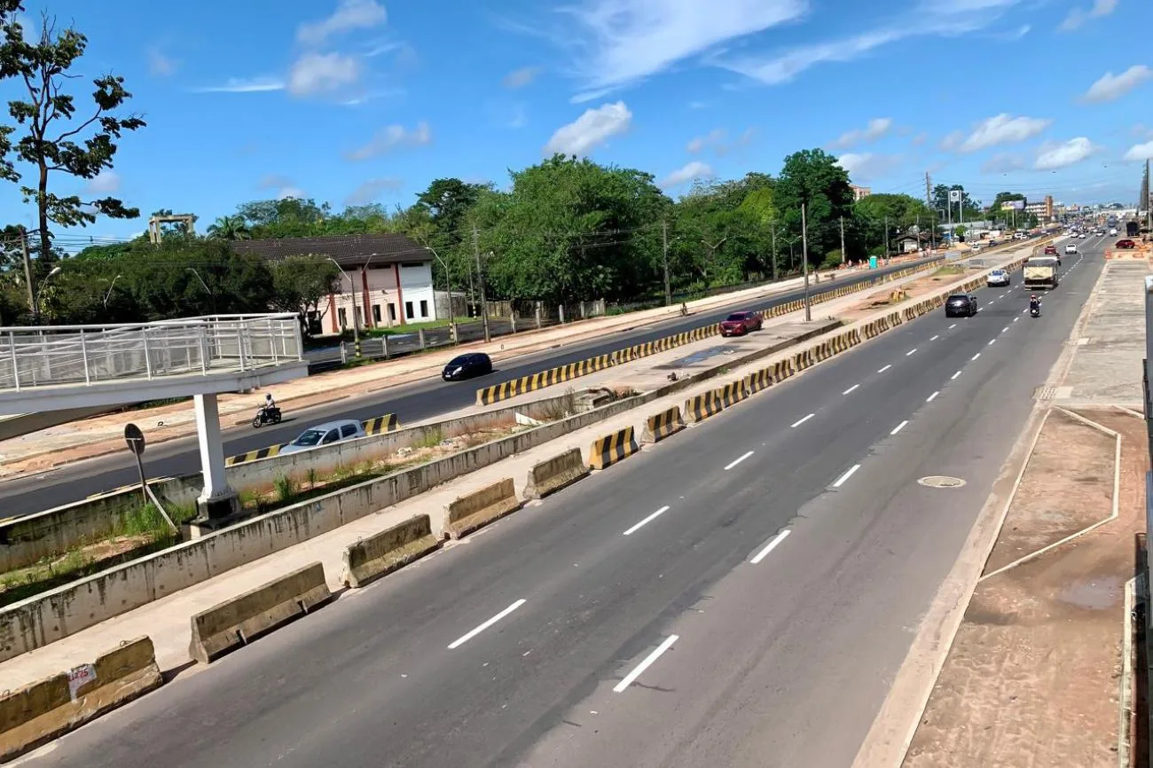 Governador do Pará vistoria obras do BRT Metropolitano em Ananindeua. Objetivo é melhorar fluidez do tráfego na BR-316.