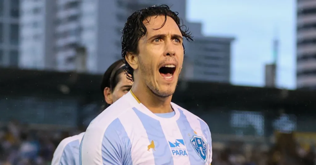 O atacante dá a letra: “Estou igual vinho, quanto mais velho, melhor” - Foto: Jorge Luis Totti/PSC O atacante dá a letra: “Estou igual vinho, quanto mais velho, melhor” - Foto: Jorge Luis Totti/PSC