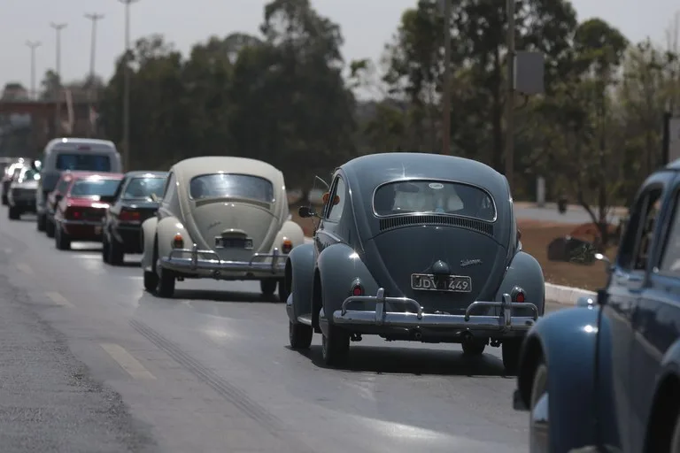 Constituição determina a que instituição de impostos sobre veículos é competência estadual