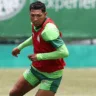 Fluminense desiste da contratação do atacante Rony. Saiba mais sobre a proposta e os motivos que levaram o clube a desistir.