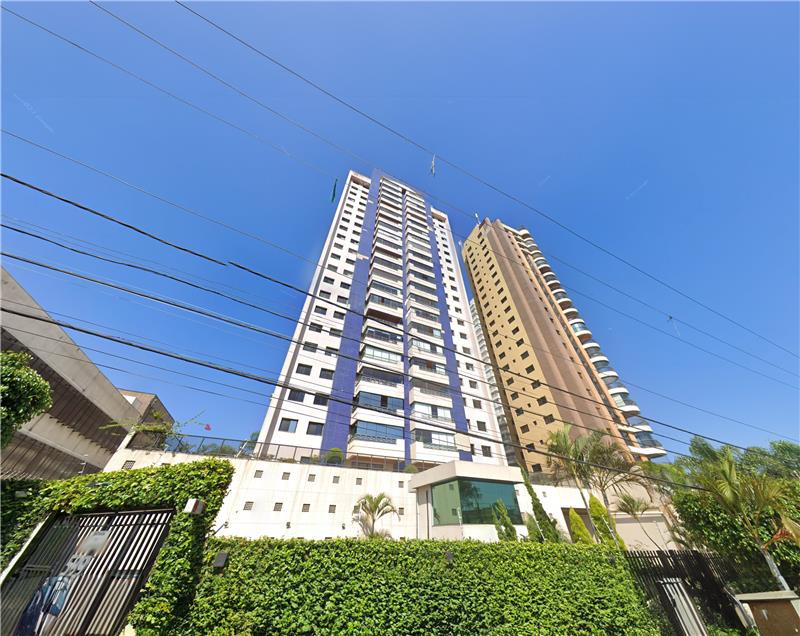 O Santander Brasil, em parceria com a Mega Leilões, realiza no dia 22 de julho um leilão online com mais de 200 imóveis residenciais e comerciais