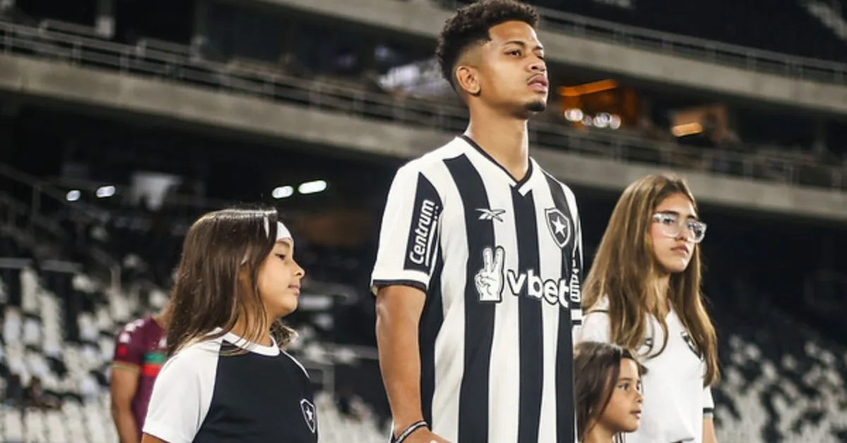 Zagueiro paraense vem ganhando oportunidades no Botafogo. Foto: Arthur Barreto/Botafogo