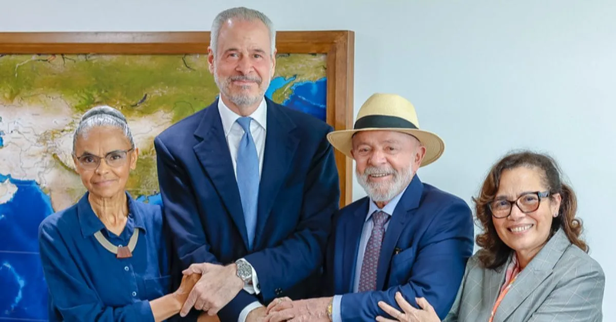 Presidente da República, Luiz Inácio Lula da Silva, durante reunião com o Embaixador André Correa no Palácio do Planalto. Na foto (da esquerda para a direito): Ministra do Meio Ambiente e Mudança do Clima, Marina Silva; Embaixador André Corrêa, e Ministra das Relações Exteriores substituta, Maria Laura da Rocha. Brasília - DF. Foto: Ricardo Stuckert/PR