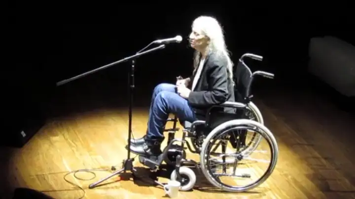 'Estou bem', diz Patti Smith sobre desmaio durante apresentação em São Paulo