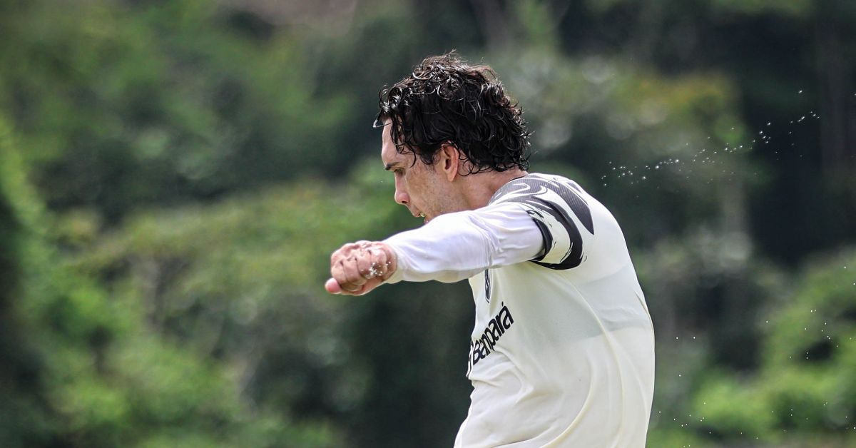 O atacante Nicolas não vestirá a camisa do América-MG. Como a Itatiaia já havia noticiado, o jogador esteve perto de um acordo com o Coelho