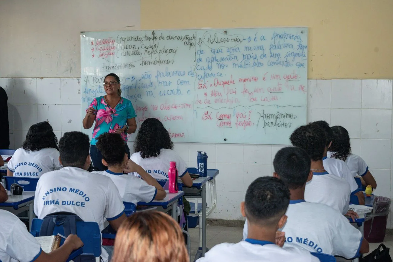 Os candidatos podem conferir a lista no site da Secretaria de Educação e devem enviar a documentação nesta quinta-feira (23) e sexta-feira (24)