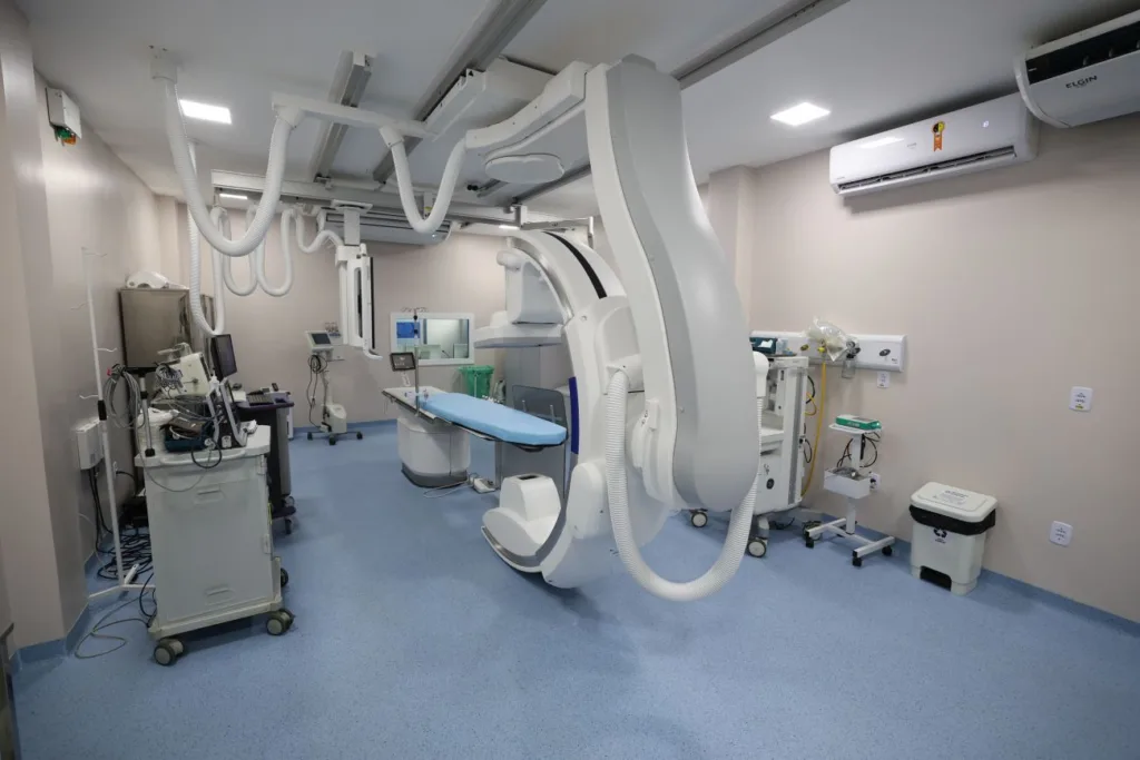 Investimentos ampliaram a capacidade de atendimento, modernizaram a infraestrutura e melhoraram o conforto para pacientes e profissionais Investimentos ampliaram a capacidade de atendimento, modernizaram a infraestrutura e melhoraram o conforto para pacientes e profissionais