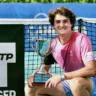 João Fonseca estreia no Australian Open contra Andrey Rublev. Acompanhe a partida e torça pelo tenista brasileiro.