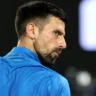 Numa final antecipada do Australian Open 2025, o sérvio Novak Djokovic venceu o espanhol Carlos Alcaraz por 3 sets a 1 nesta terça-feira, 21