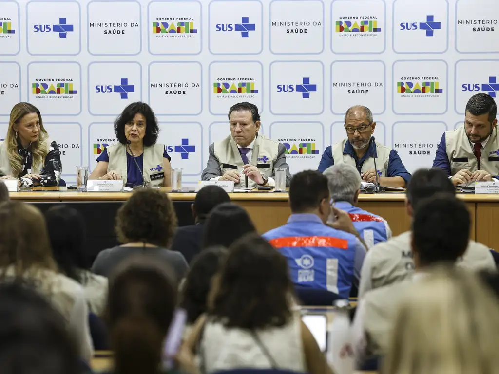 A ministra da Saúde, Nísia Trindade, participa de anúncio da instalação do Centro de Operações de Emergência (COE) para Dengue e outras Arboviroses e o novo Plano de Contingência Nacional para Dengue, Chikungunya e Zika. Foto: Marcelo Camargo/Agência Brasil