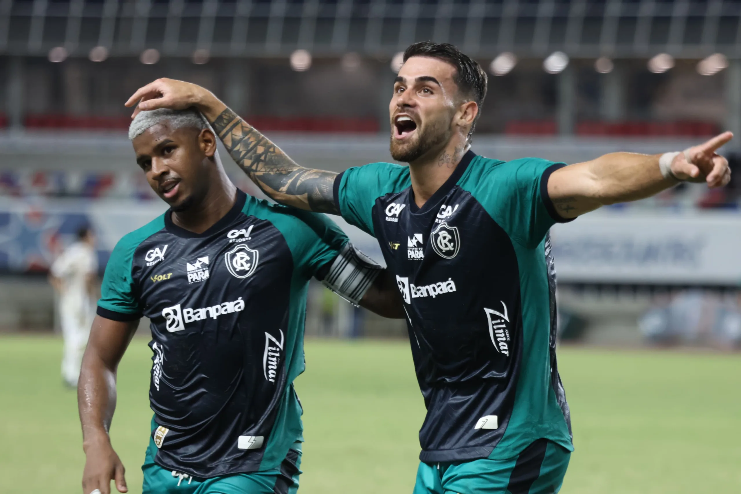 Último reforço a se apresentar no Baenão, aquele que chegou com maior expectativa por parte da torcida, o centroavante Felipe Vizeu deixou sua marca na estreia azulina no Campeonato Paraense