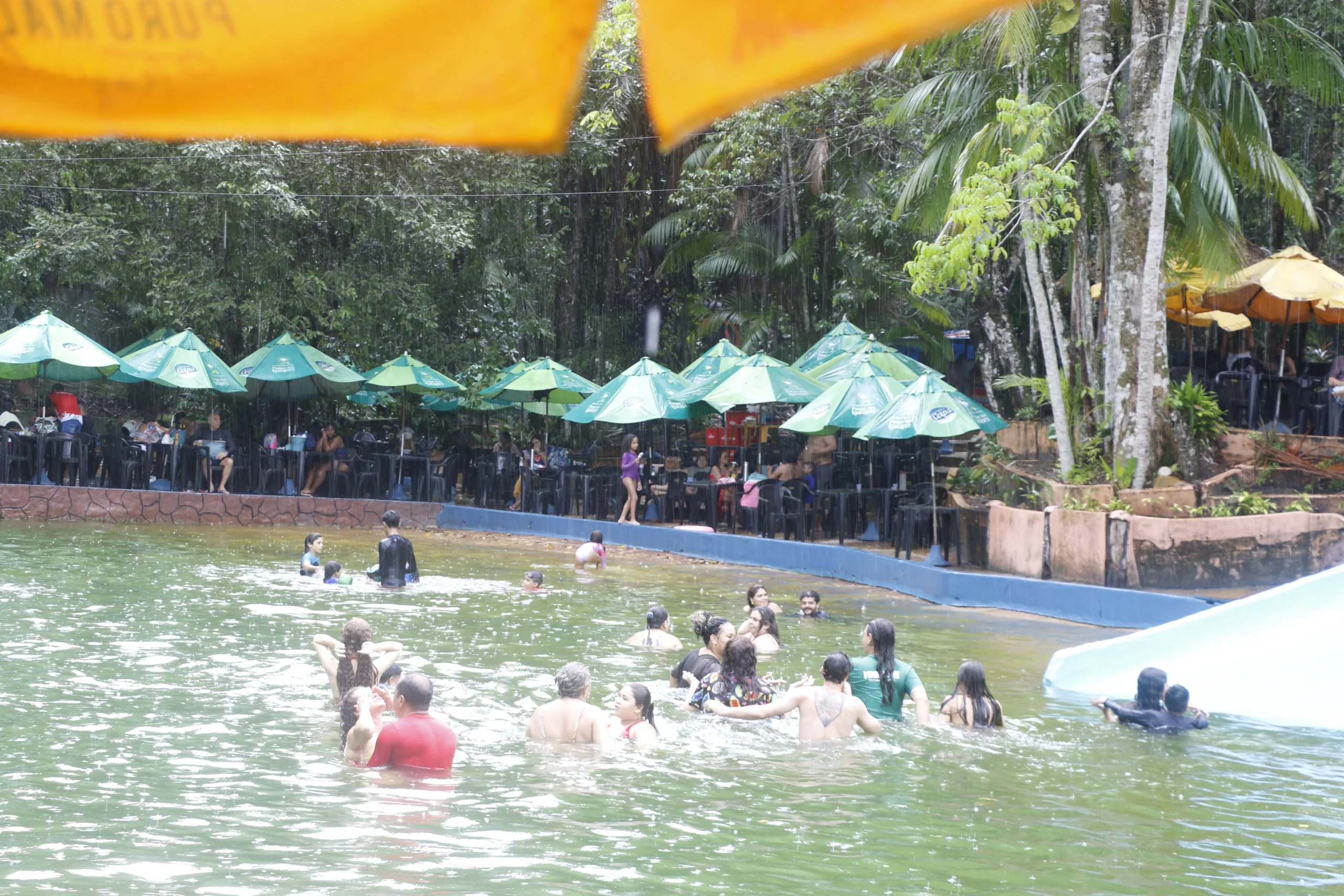 Desfrute de momentos relaxantes em balneários na Região Metropolitana. Explore o Parque dos Igarapés e o Balneário Paraíso da Família. Foto: Antonio Melo/Dário do Pará.