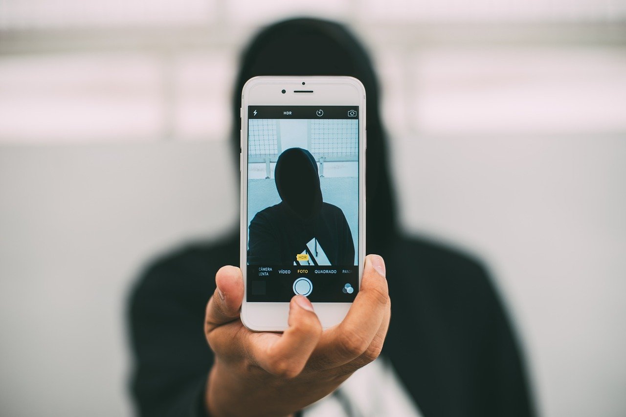 Ameaça à segurança do iPhone: o vírus SparkCat que lê imagens do celular. Saiba como se proteger dessa ameaça virtual