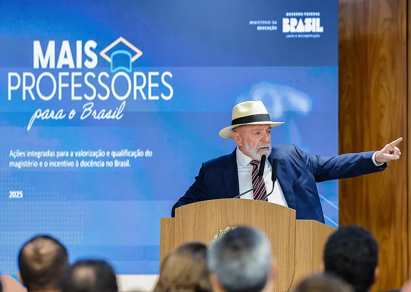 Presidente da República, Luiz Inácio Lula da Silva, durante o lançamento do programa Mais Professores, no Palácio do Planalto. Brasília - DF. Foto: Ricardo Stuckert / PR