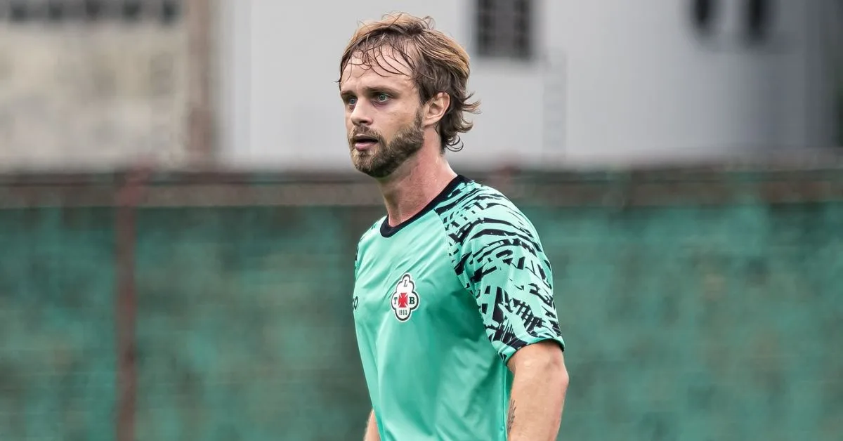 Lateral-direito George e meia Luca Giovanella reforçam a Tuna Luso Brasileira. Conheça os jogadores que chegam para fortalecer o elenco.