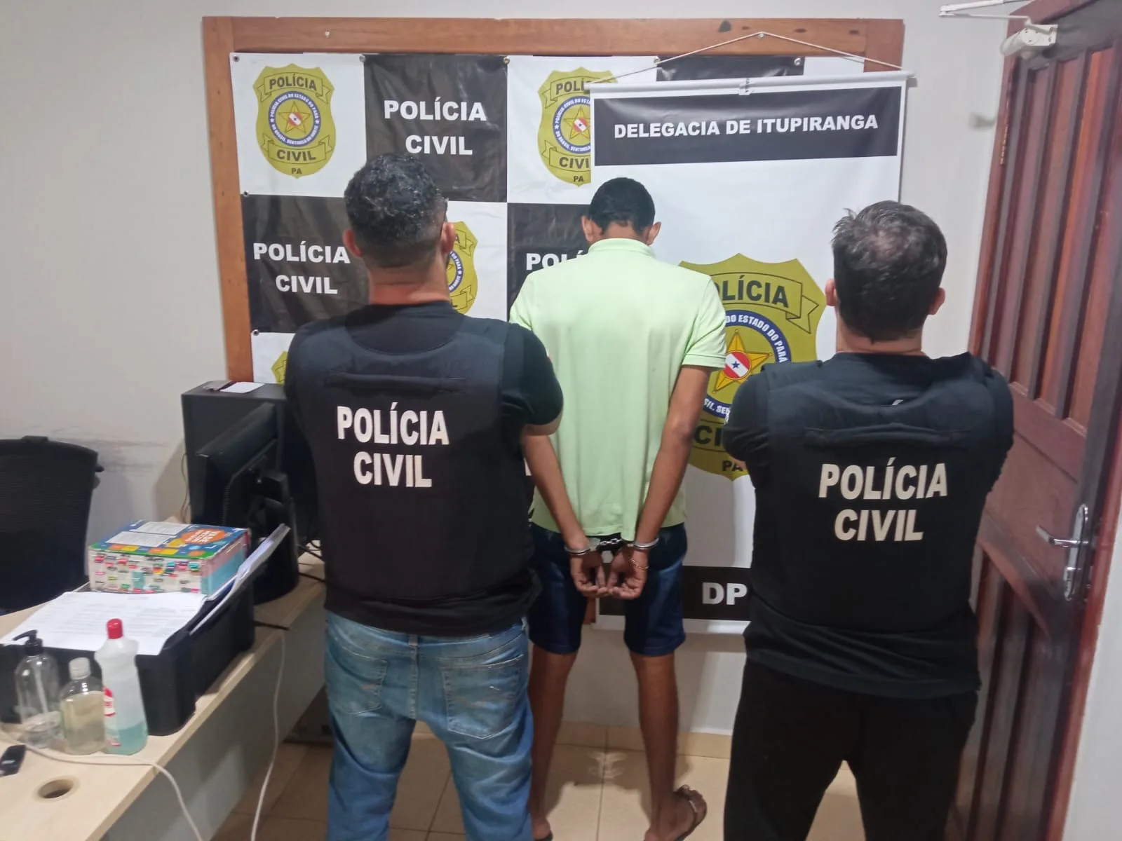 A Polícia Civil, por meio da delegacia de Itupiranga, prendeu em flagrante, um homem acusado de ter agredido sua própria avó, nesta quarta-feira (15).