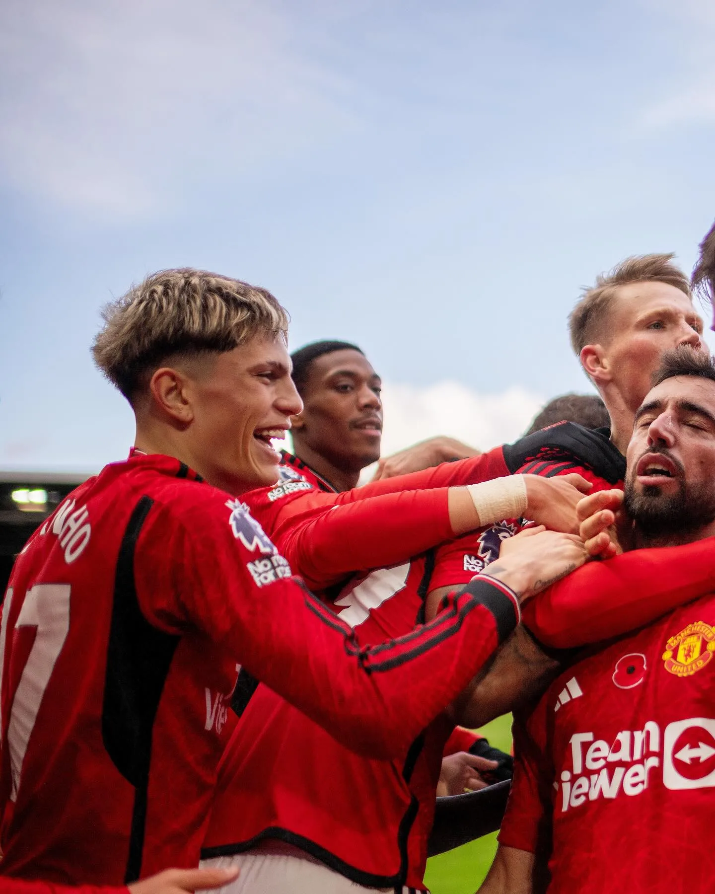 Saiba tudo sobre o jogo Fulham x Manchester United pela Premier League. Detalhes da partida, horário, e onde assistir ao vivo no Disney+.