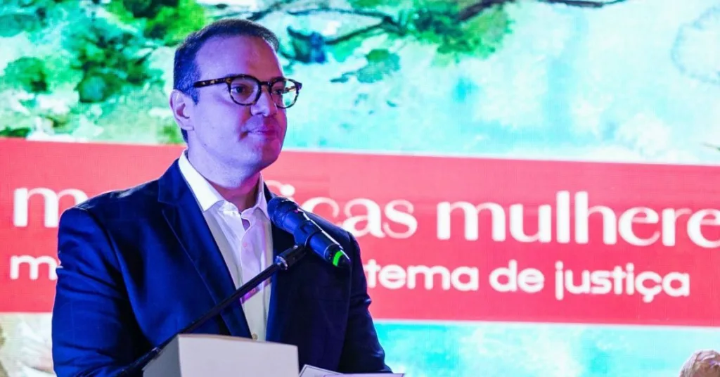 O advogado Giussepp Mendes, o autor da denúncia, afirma que o projeto do prefeito possui “vícios graves de ilegalidade”.