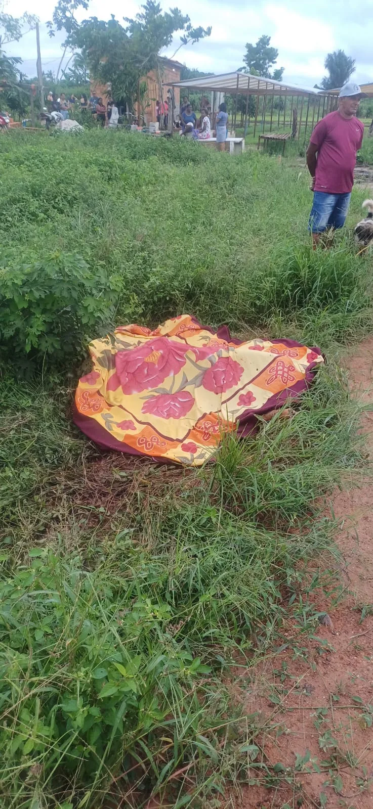 Na zona rural do município de Santa Izabel, região metropolitana de Belém, um homem foi morto a facadas. O crime aconteceu durante a madrugada de domingo (12).