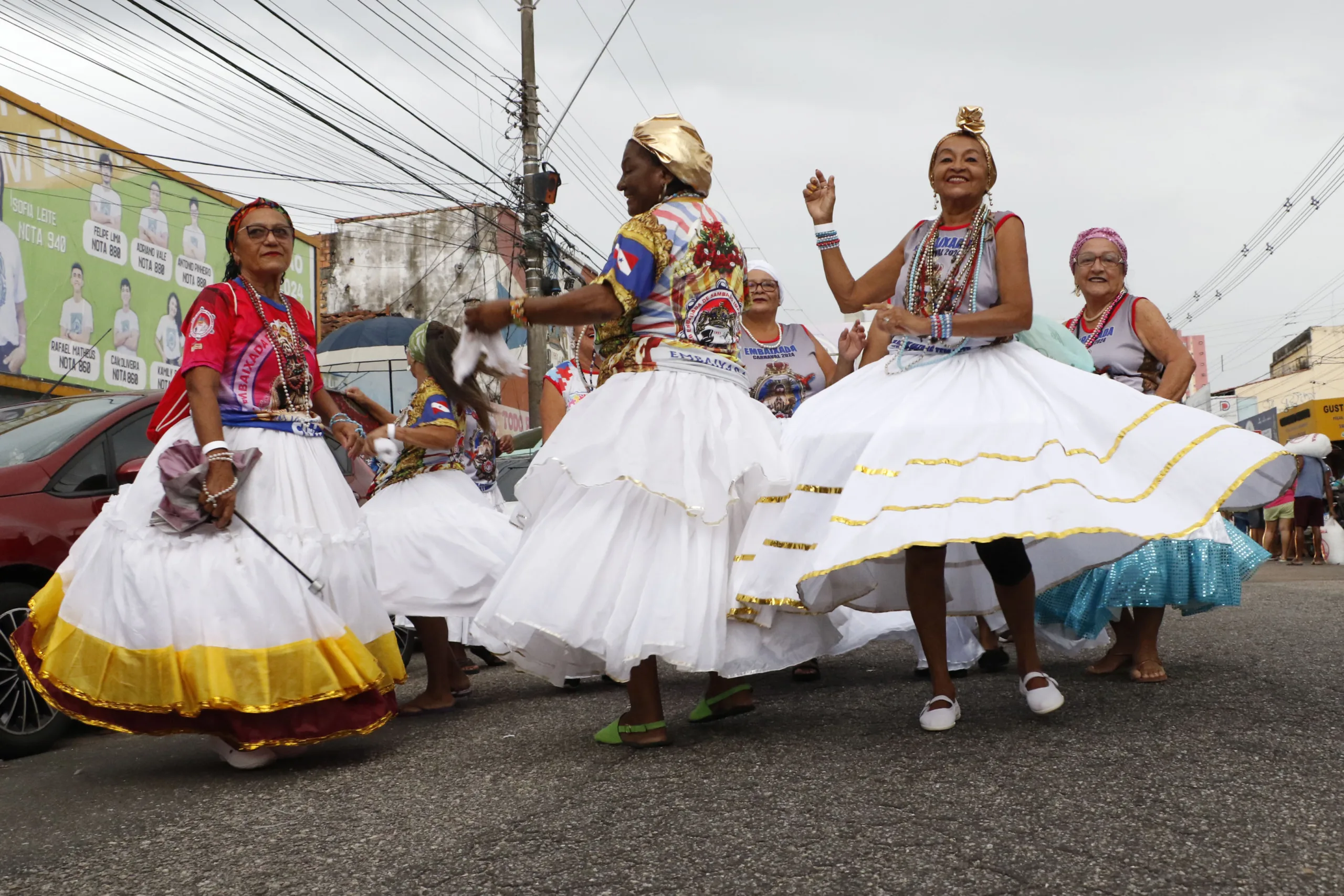 O ritmo do esquenta carnavalesco tomou conta de Belém neste domingo (19), agitando os bairros do Guamá, com a Associação Carnavalesca Bole-Bole, e da Pedreira, a Embaixada de Samba do Império Pedreirense. Foto: celso Rodrigues/ Diário do Pará.