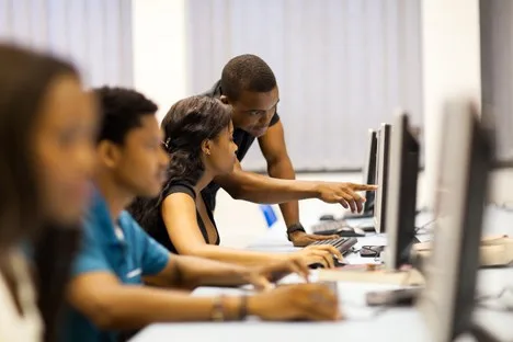 Saiba mais sobre o curso de extensão em Formação para Docência e Gestão na Educação das Relações Étnico-Raciais.