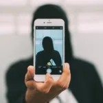 Ameaça à segurança do iPhone: o vírus SparkCat que lê imagens do celular. Saiba como se proteger dessa ameaça virtual