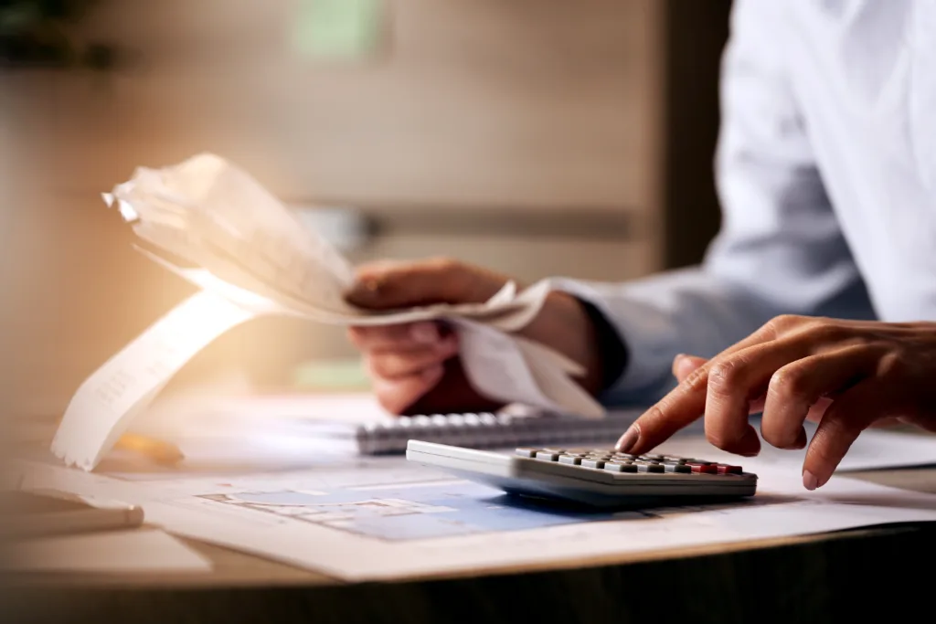 Ter o hábito da organização financeira evita que a pessoa caia na inadimplência FOTO: Freepik Ter o hábito da organização financeira evita que a pessoa caia na inadimplência FOTO: Freepik