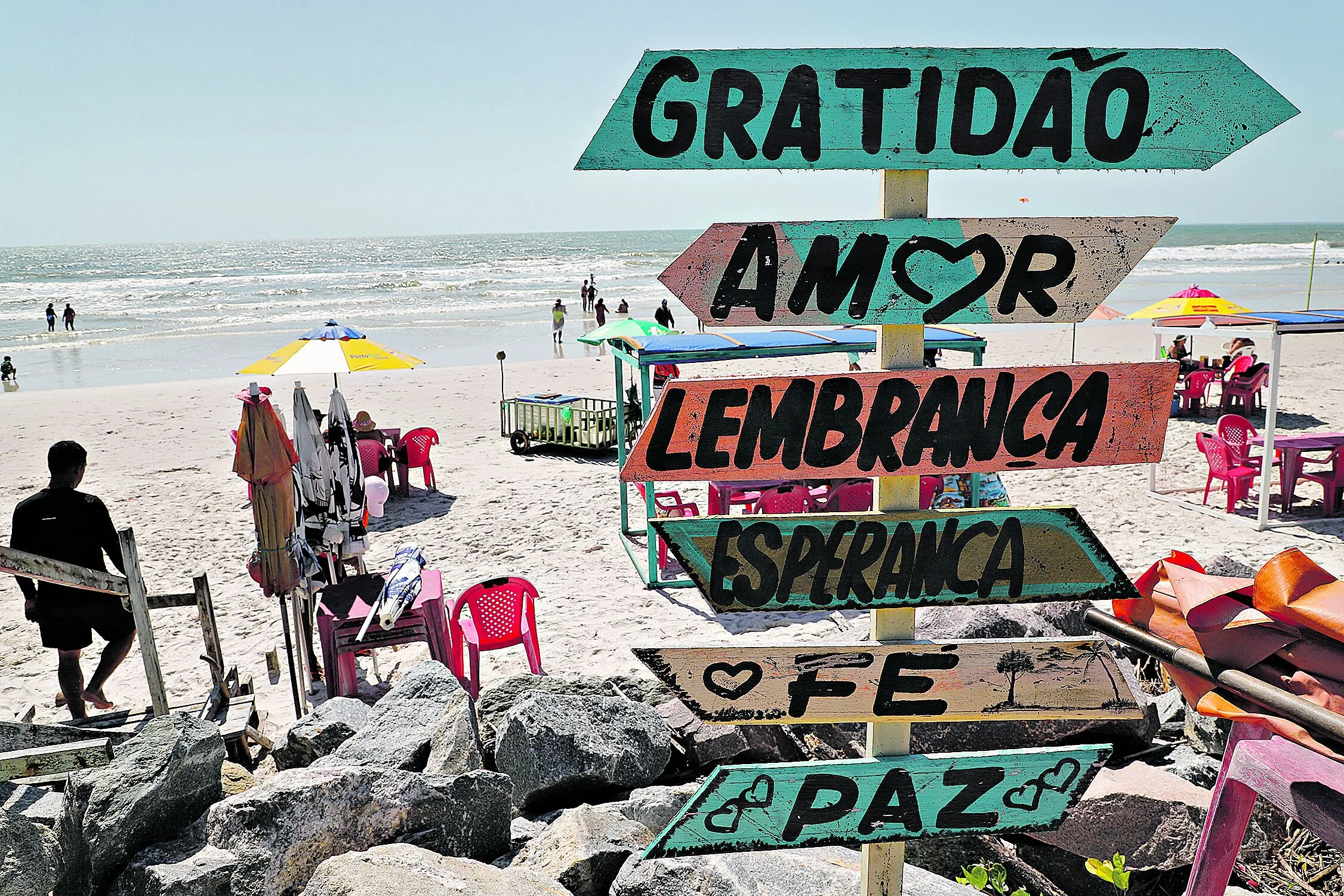 Bragança/ Ajuruteua, Pará, Brasil, Cidade. Ajuruteua, no litoral paraense, é formada por uma vila de pescadores e comerciantes e banhada pelo oceano atlântico, sendo opção para quem gosta, também, do turismo ambiental. Local: Bragança - Praia de Ajuruteua. Data: 22/07/2023. Foto: Mauro Ângelo/ Diário do Pará.