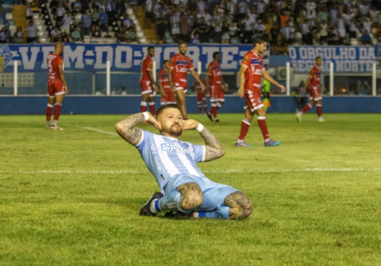 Rossi é considerado pelos torcedores o termômetro do time bicolor, hoje. O jogador caiu no gosto da Fiel pelo espírito de luta que mostra em campo