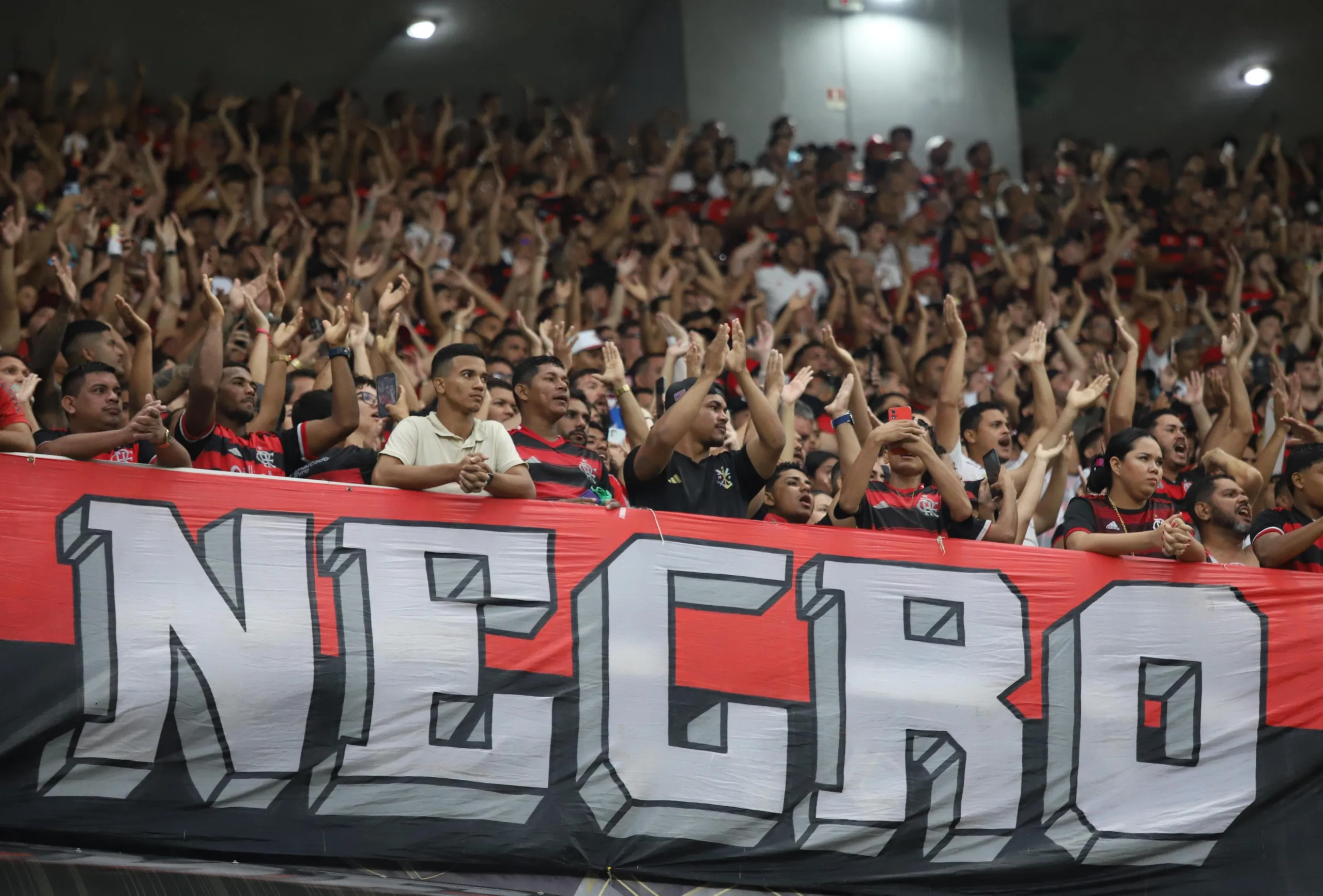 Flamengo vence o Botafogo na final da Supercopa do Brasil em Belém. Saiba mais sobre o evento que movimentou a cidade!