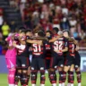 Flamengo domina a Portuguesa e vence por 5 a 0. Confira os destaques da partida e a liderança do Flamengo no Campeonato Carioca.