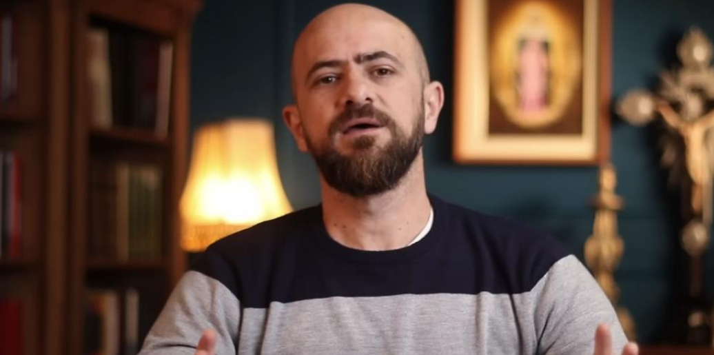 Tiba Camargos deixa CTI após acidente sério e expressa desejo de recuperação rápida. Leia sobre sua história inspiradora.