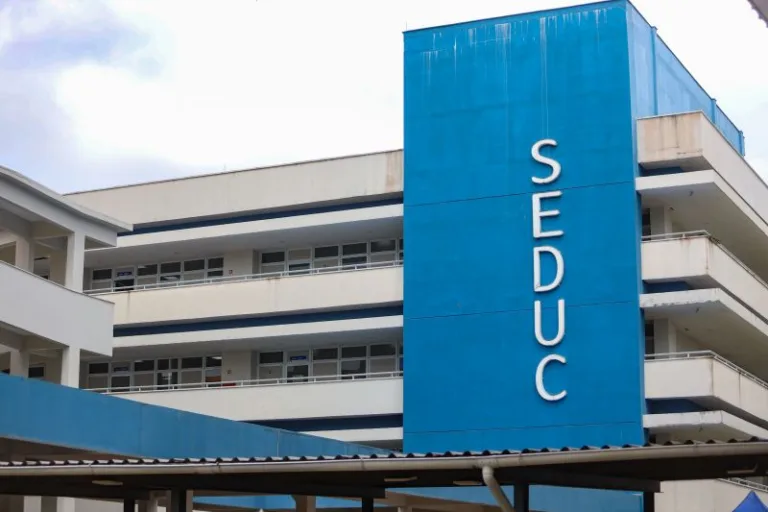 A partir de amanhã (31) já estarão disponíveis, em apenas um pagamento, quatro parcelas da bonificação aos professores. Foto: Divulgação
