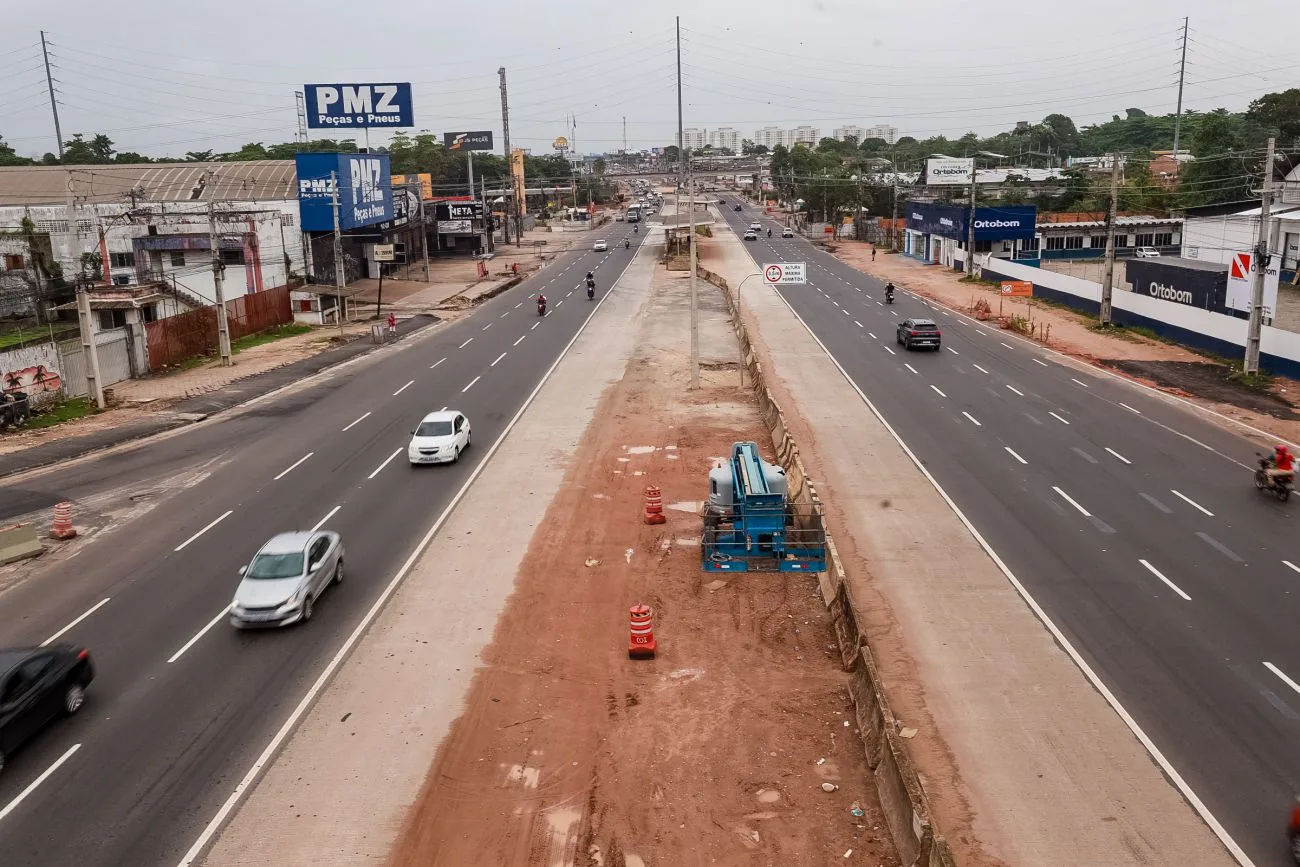 Atenção motoristas: alterações no trânsito da BR-316 em Ananindeua para instalação de passarela. Siga as orientações das equipes do Detran-PA.