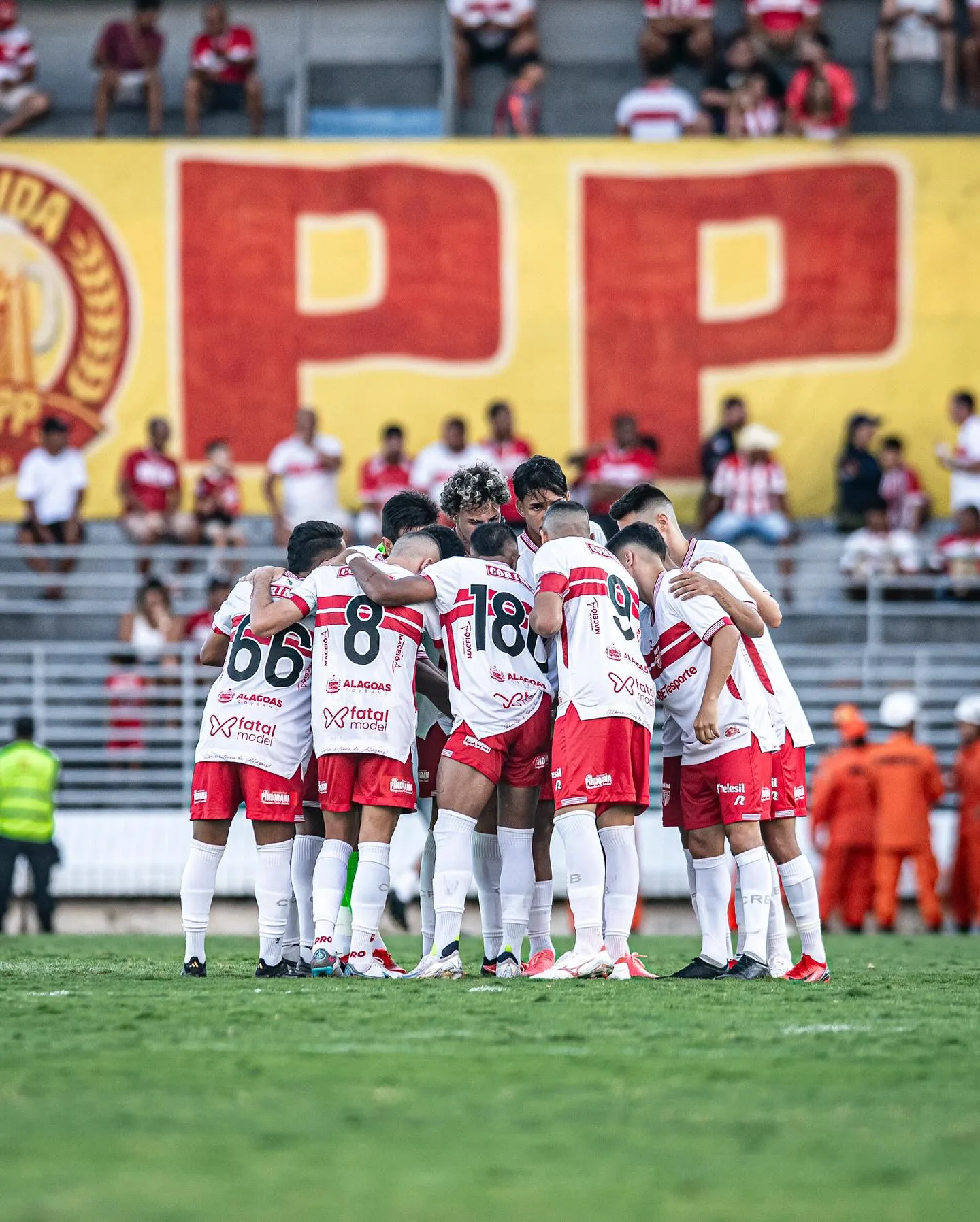 Está chegando a partida entre Altos e CRB na Copa do Nordeste 2025. Fique por dentro de todas as emoções desse jogo decisivo.