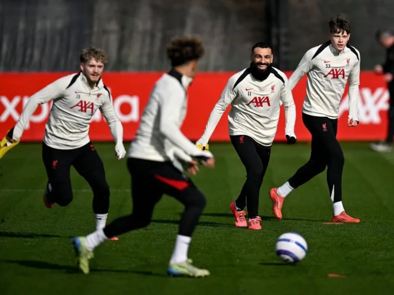 Saiba tudo sobre PSG x Liverpool e a expectativa das oitavas de final da Champions League. Transmissão ao vivo pelo streaming Max.