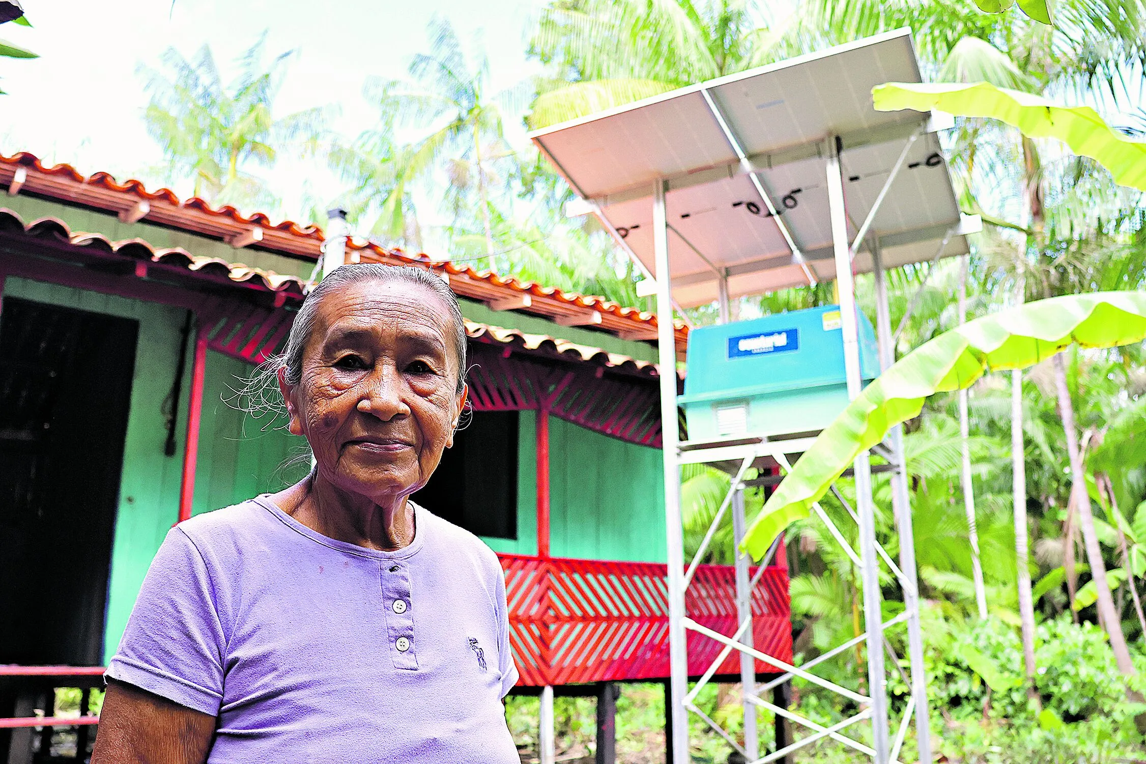 A nova realidade trouxe conforto e praticidade para famílias como a de Emília Monteiro do Nascimento, de 77 anos, moradora local desde que nasceu.