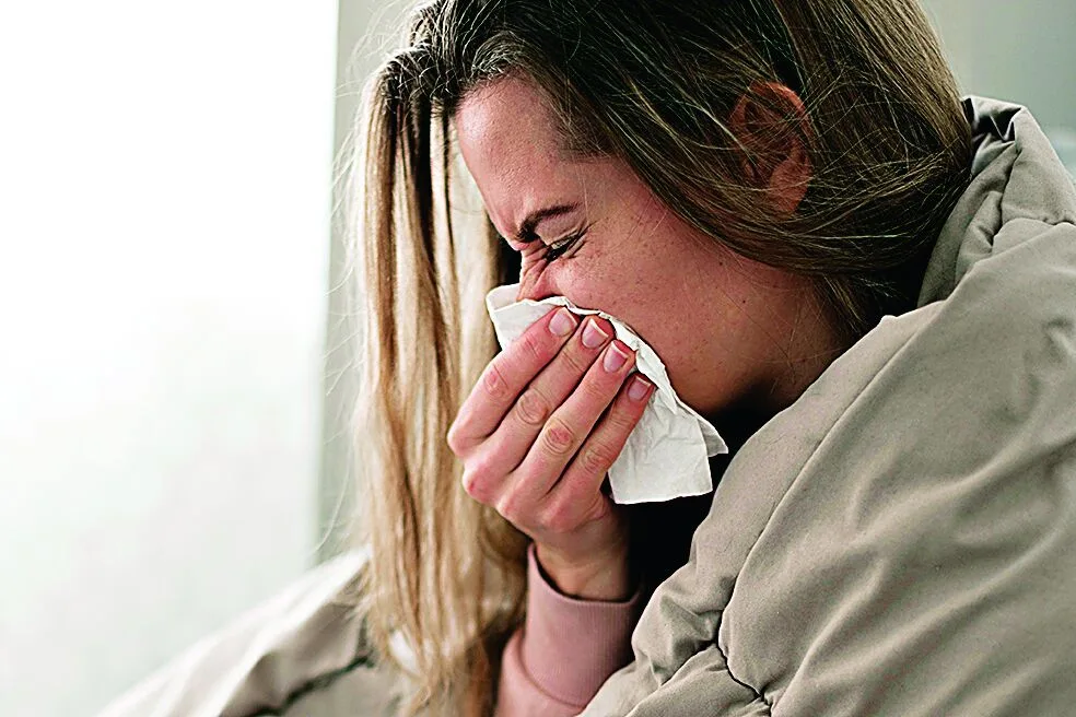 A gripe e o resfriado afetam o sistema respiratório e são provocados por vírus FOTO: Freepik