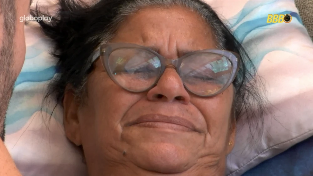 Dona Delma emociona-se ao retornar ao BBB 25, revelando sua vontade de desistir do programa. Conheça os motivos que a deixaram abalada.