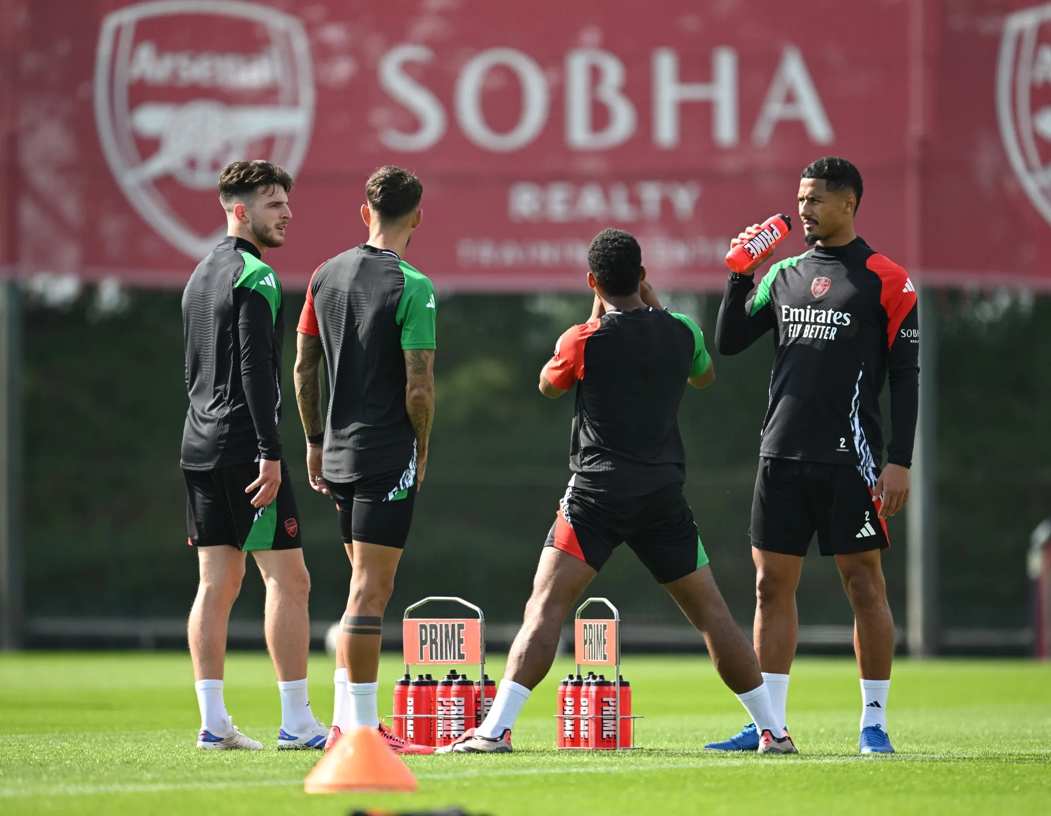 Leicester City x Arsenal promete ser um grande confronto na Premier League com equipes buscando pontos valiosos na tabela.