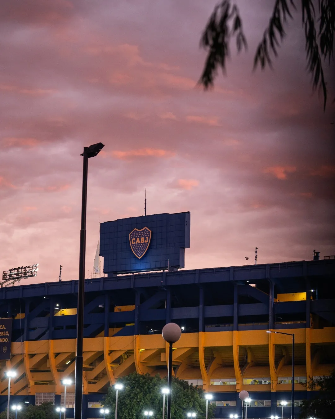 Boca Juniors foi desclassificado da Libertadores 2025 após derrota nos pênaltis. Saiba mais sobre a partida emocionante.