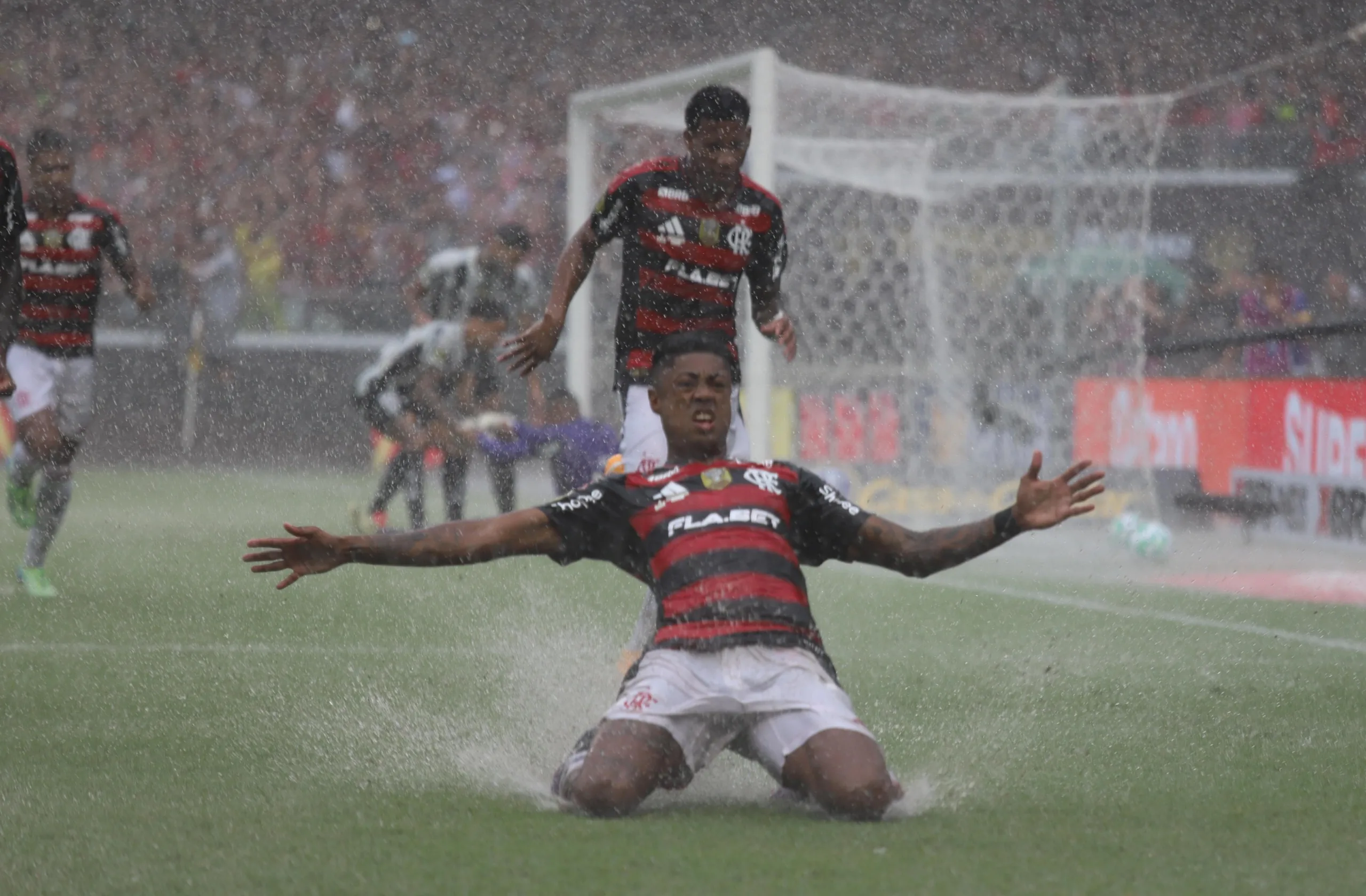 O atacante foi o grande nome da partida. Foto: Irene Almeida