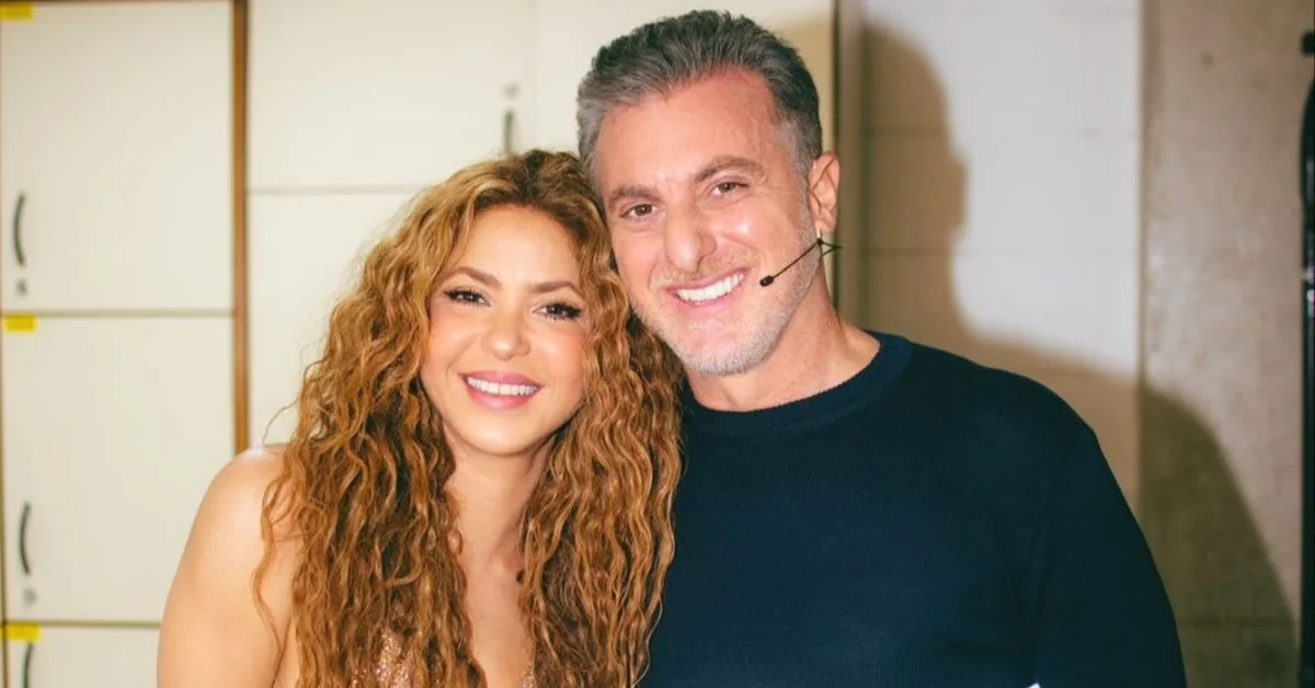 Shakira revela motivo de escolher o Brasil para iniciar sua turnê internacional. Cantora destaca o carinho e apoio do público brasileiro.