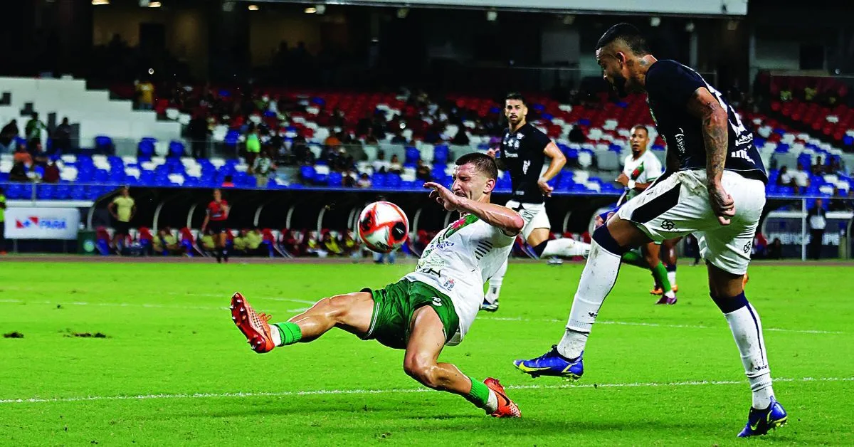 Por distração ou amadorismo, os clubes tratam com desleixo os artigos dos regulamentos, levando a penalizações como as que castigam Capitão Poço e Tuna no atual campeonato.- Foto: Irene Almeida/Diário