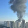 Queda de avião na Barra Funda, São Paulo. Veículos atingidos, incluindo ônibus. Sem confirmação de vítimas.