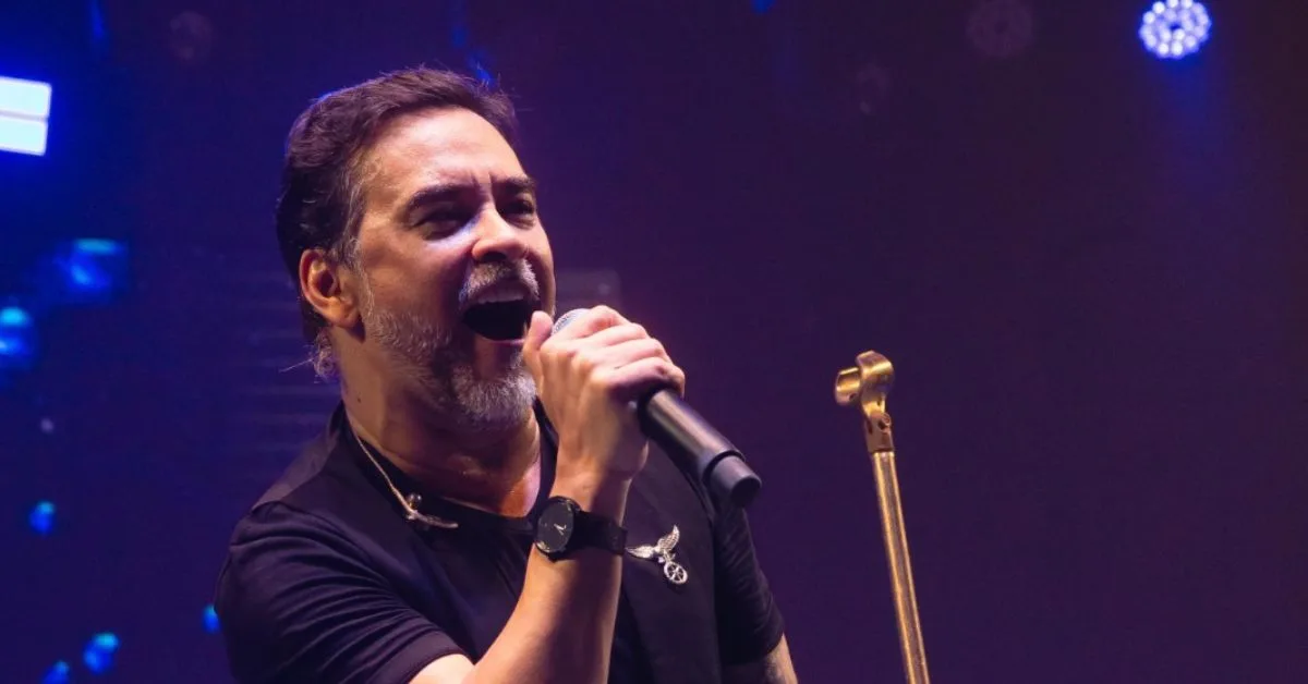 Markinho Duran faz show em embarcação na orla de Belém