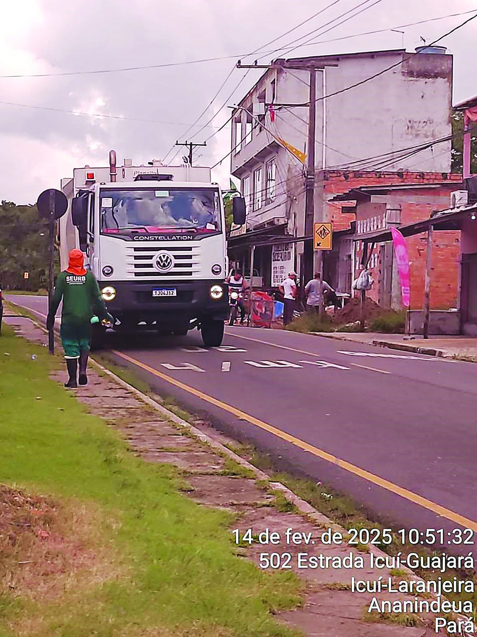 Caminhão de lixo da Norte Ambiental foi flagrado em atividade, mesmo sem nenhuma licitação

FOTO: divulgação